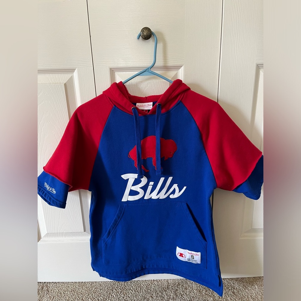 Men’s/woman’s Buffalo Bills Michell and Ness short sleeve hoodie - Mens Small